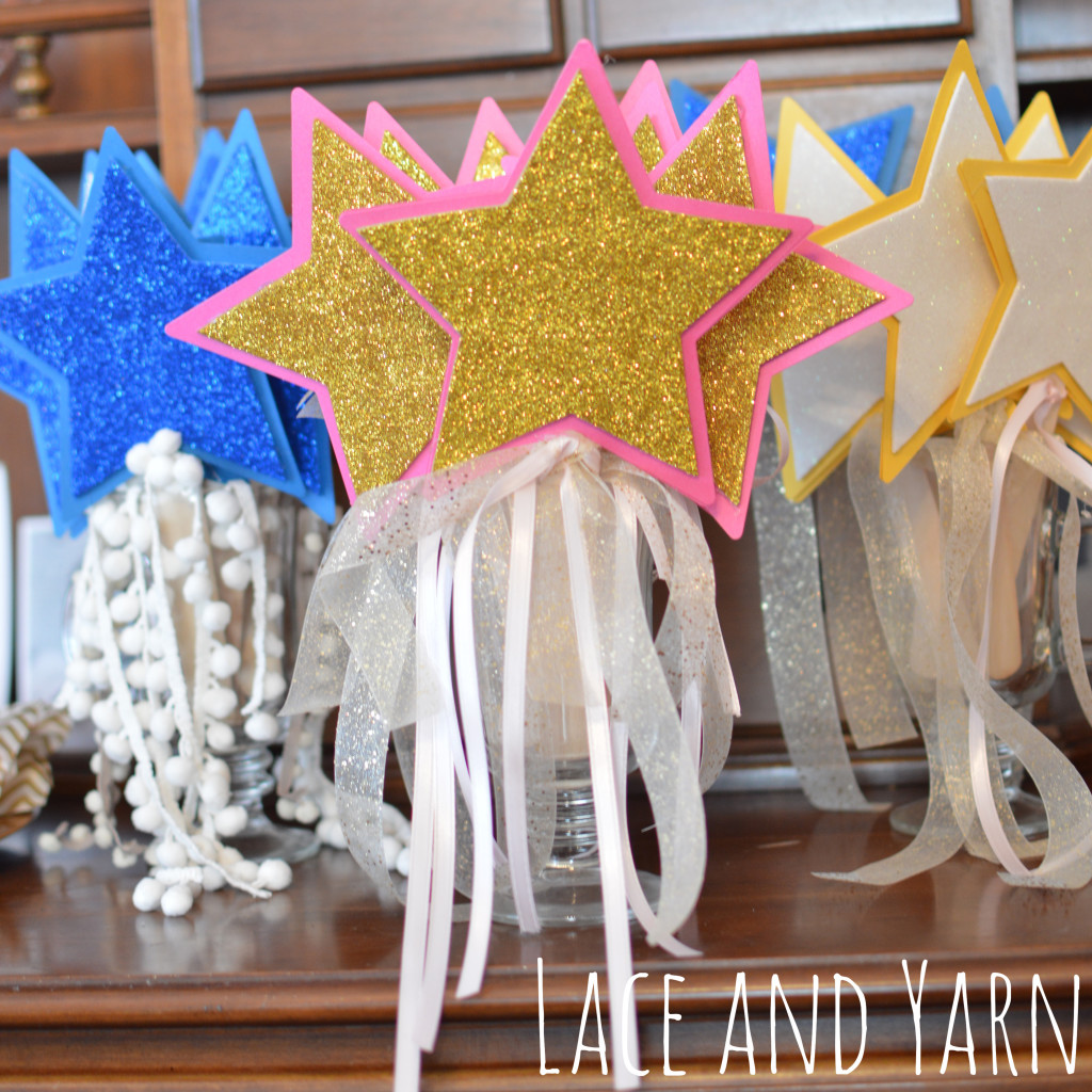 DIY star wands by laceandyarn.com
